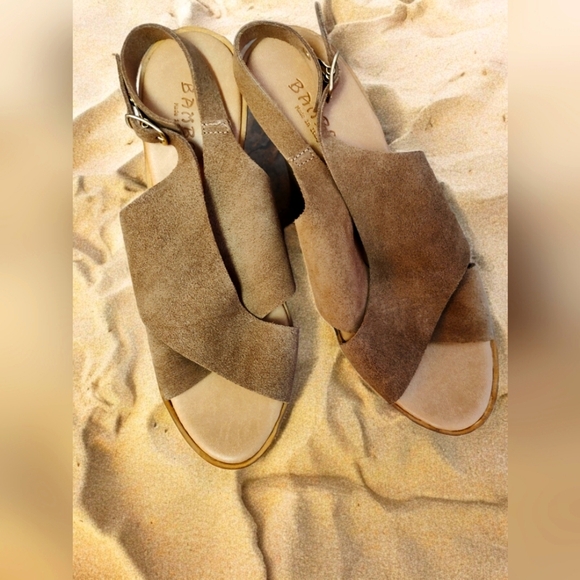 NWOT BAMBOO Italian Leather Suede Wedge Sandals, 7 - Picture 1 of 6